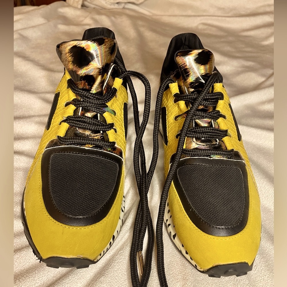 Steven Madden Cliffhanger shoes. Gold metallic leopard print. Used once - Picture 3 of 11